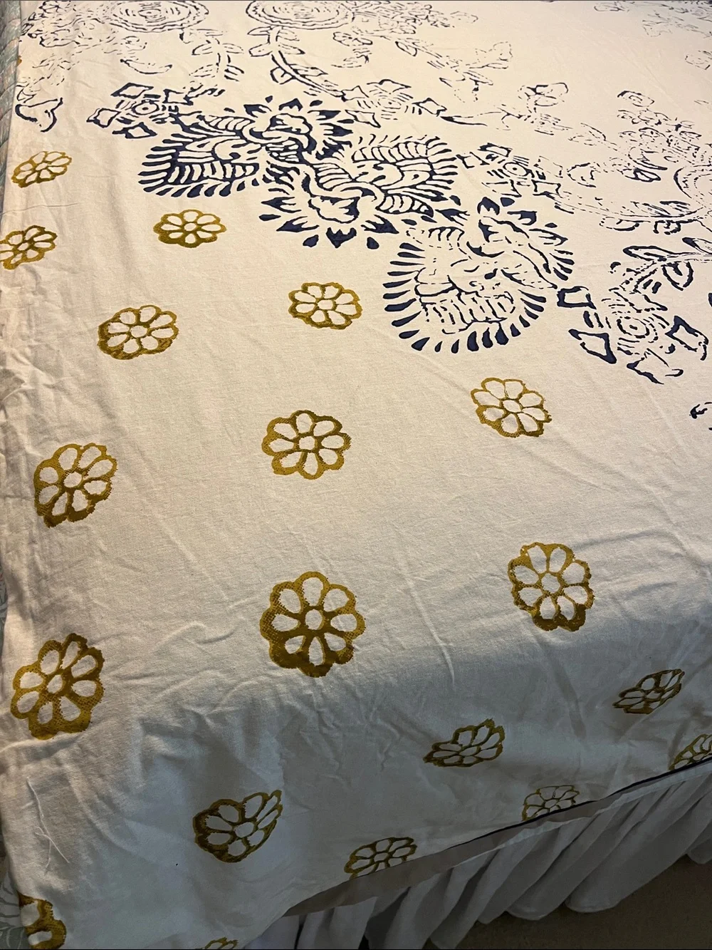 Anthropologie’s reversible twin size 💯 cotton duvet cover